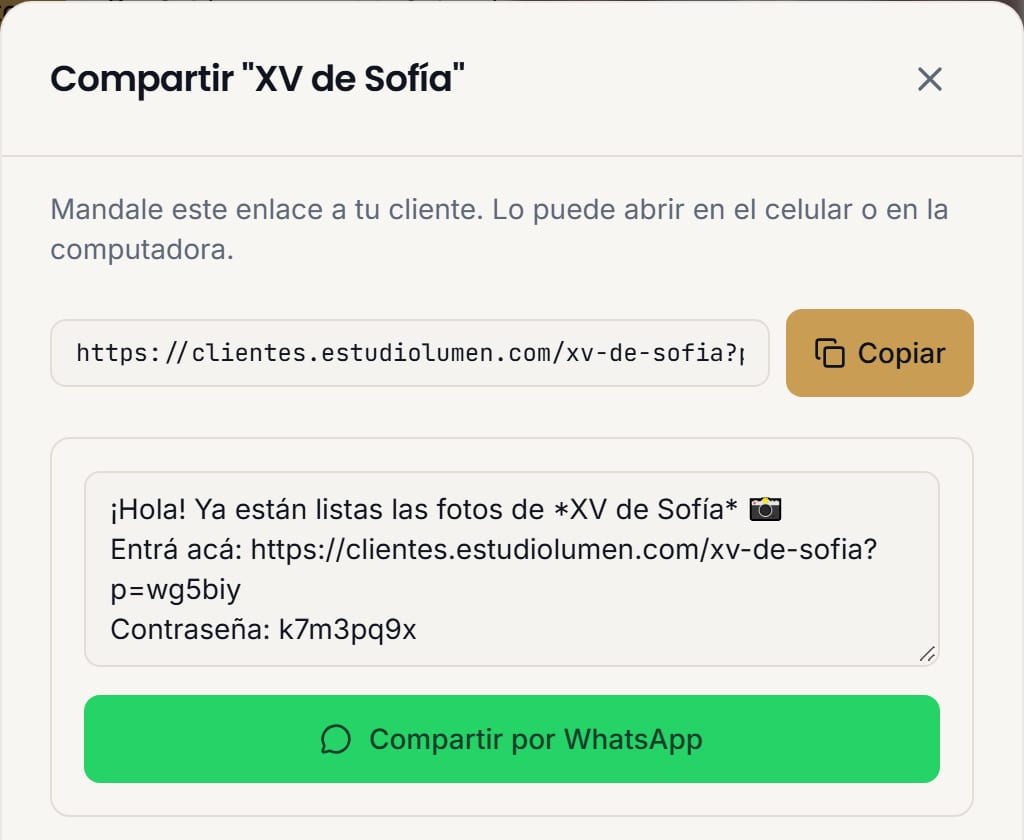 La ventana Compartir de la galería XV de Sofía: el enlace termina en ?p= y el mensaje de WhatsApp ya trae el enlace y la contraseña