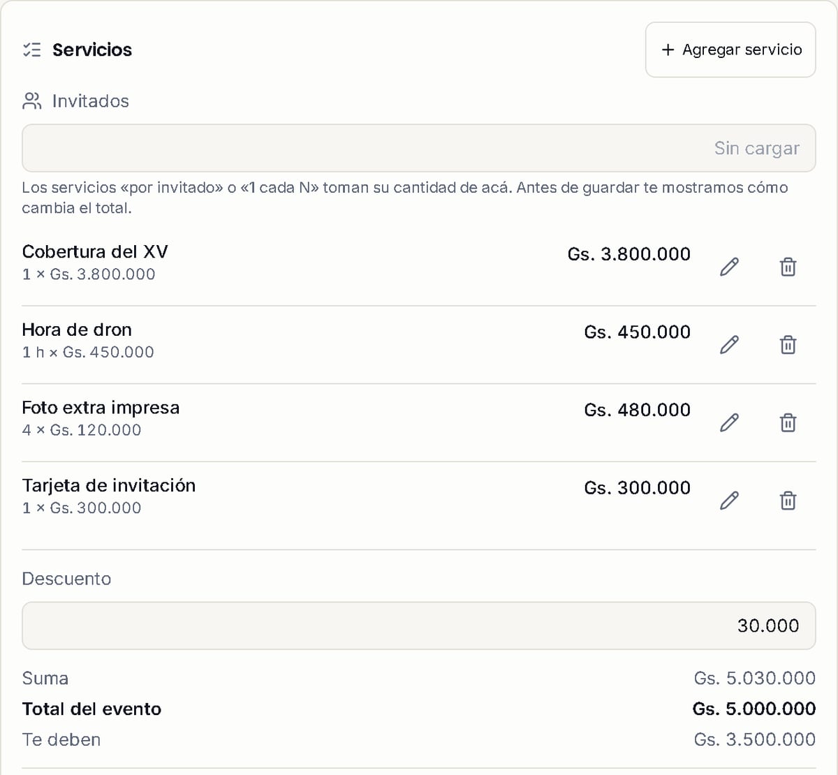 El bloque Servicios con cada línea, su cantidad por precio y su subtotal, el campo Descuento, el Total del evento y debajo cuánto te deben.